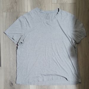 Vince Men's Gray V-Neck T-Shirt XL